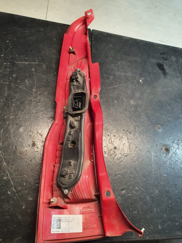 Fanale Posteriore Destro (DX, lato passeggero) corpo Rosso FIAT PANDA (169) dal 2003 al 2011