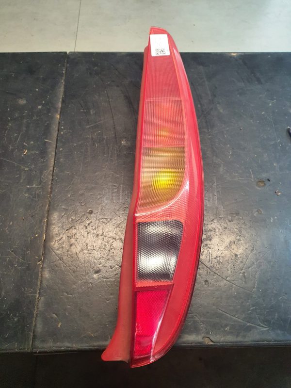 Fanale Posteriore Destro (DX, lato passeggero) corpo Rosso FIAT PUNTO 2A SERIE (188) dal 2000 al 2003