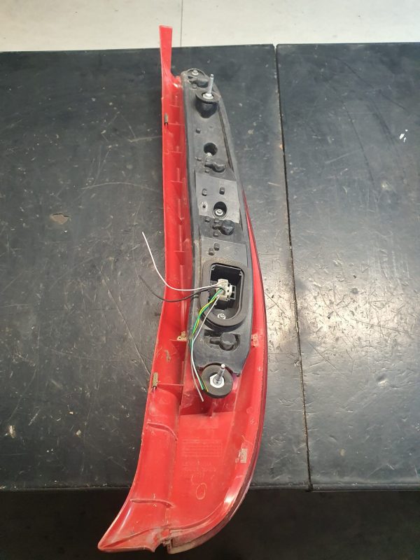 Fanale Posteriore Sinistro (SX, lato guidatore) corpo Rosso FIAT PUNTO 2A SERIE (188) dal 2000 al 2003