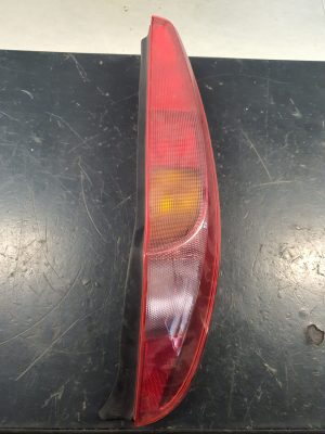 Fanale Posteriore Destro (DX, lato passeggero) corpo Nero FIAT PUNTO 2A SERIE (188) dal 2000 al 2003